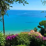 Botanic Garden Calandre فنتيميليا